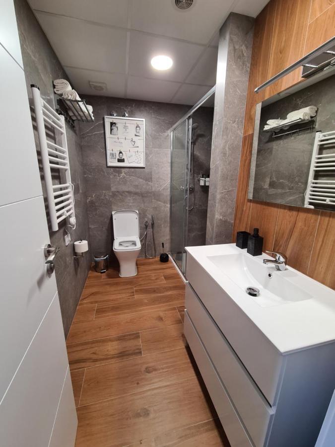 Hlius Brand New Apartments Valencia Exterior photo