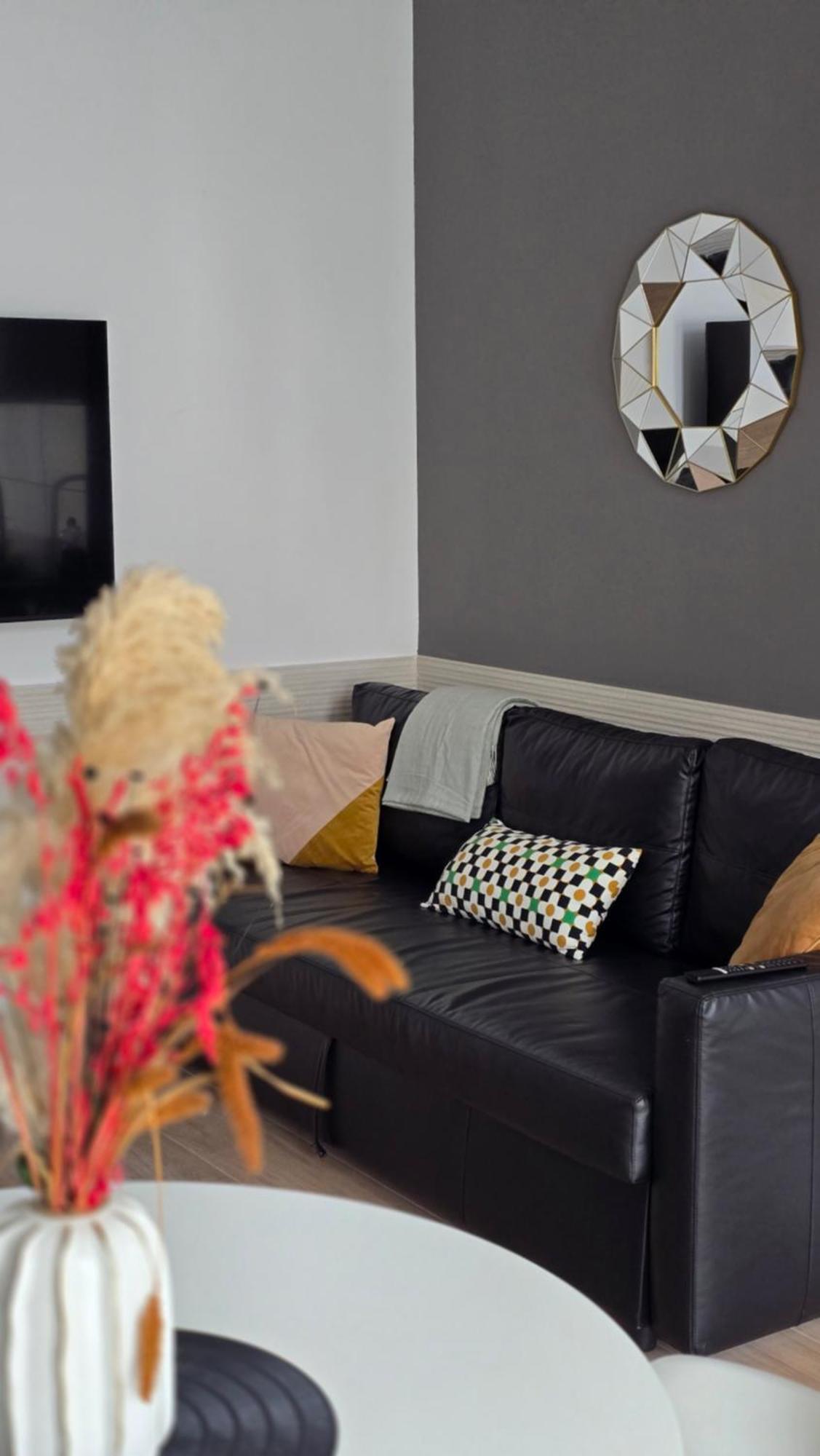 Hlius Brand New Apartments Valencia Exterior photo
